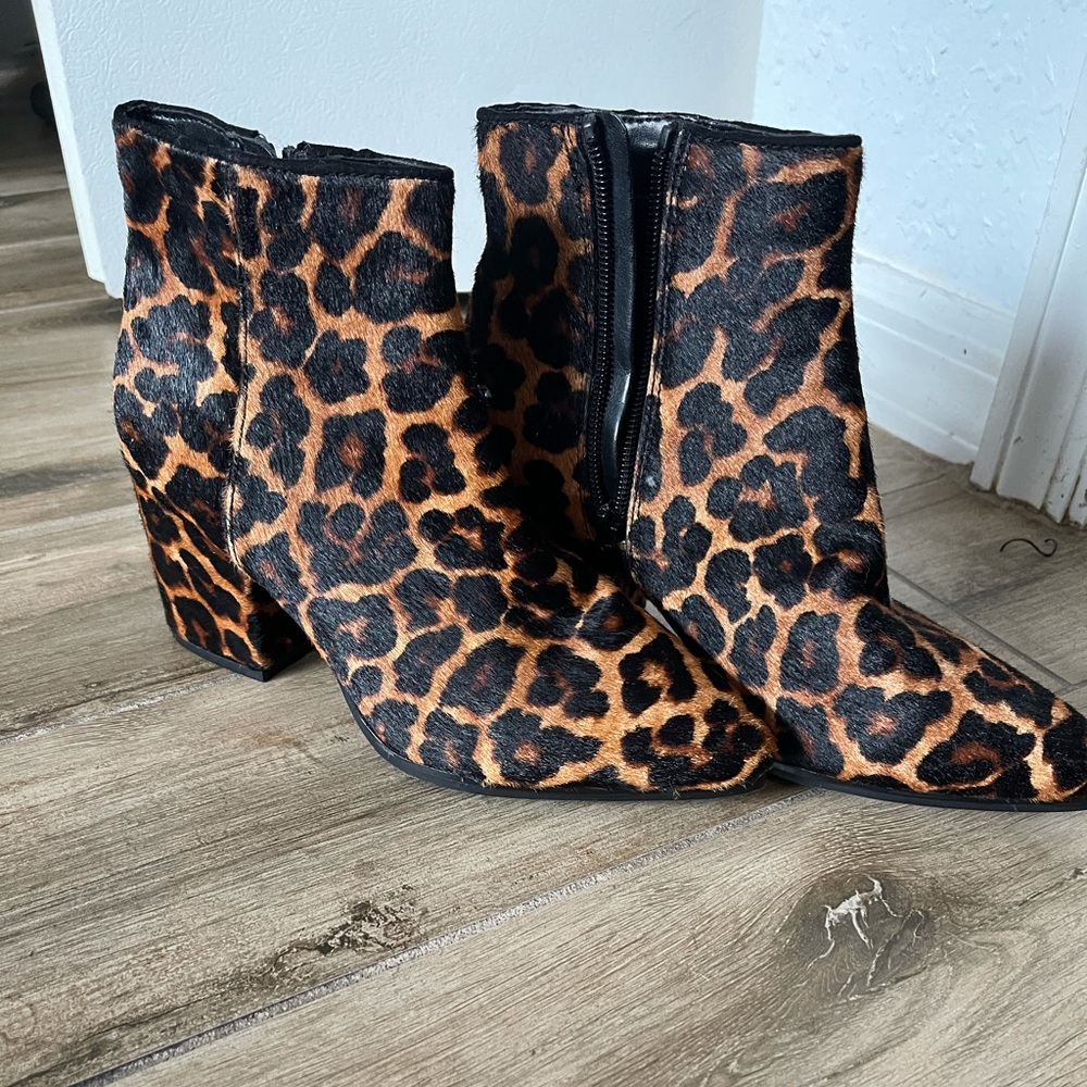 Leopard 🐆 “Aldo” boots.